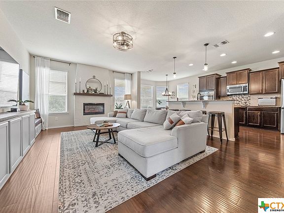 5th image of 1117 Daffodil Dr