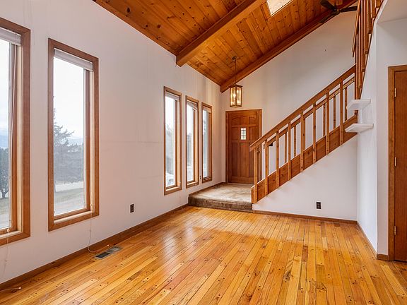 5th image of 3325 Terrace Dr