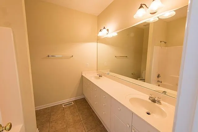 1305 N Dean Rd — Photo 6