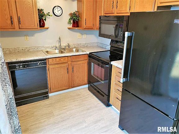 4th image of 3307 N Molleck Dr