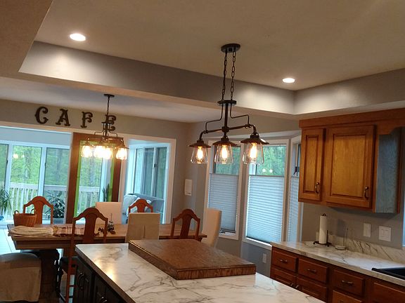 4th image of 2212 Cambridge Dr