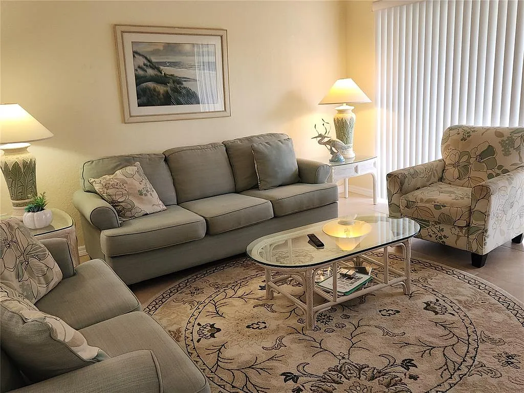 2 bed, 2.0 bath, 1352 sqft, $2,000 — Photo 4