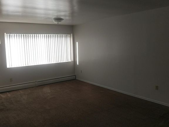 4th image of 1725 Garden Ln APT 6