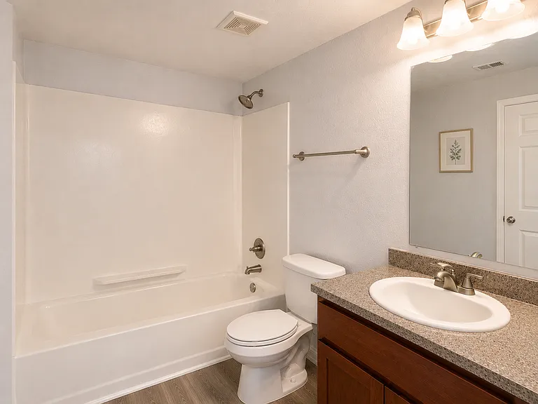 Ambassador House Apartments — Photo 41