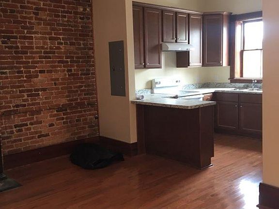 4th image of 223 E Taylor St APT A