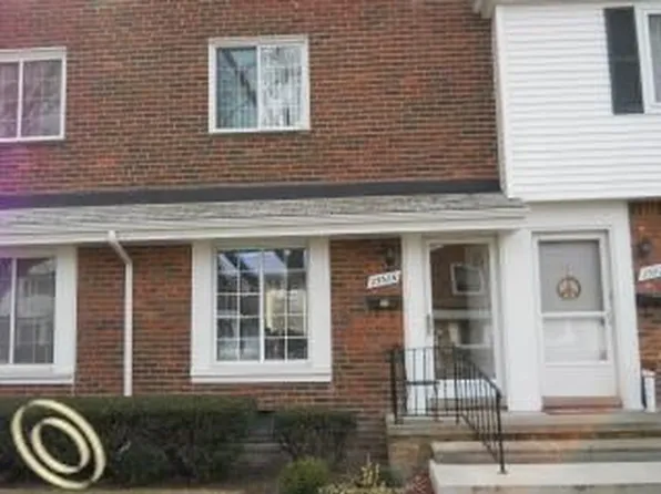 23326 Edsel Ford Ct, Saint Clair Shores, MI 48080