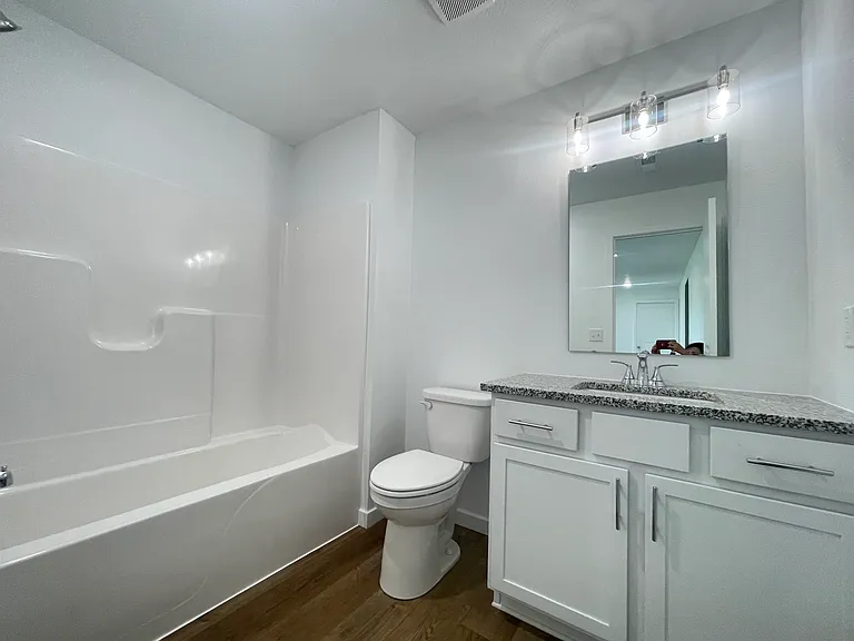 1722 N Hawthorne Pl — Photo 9