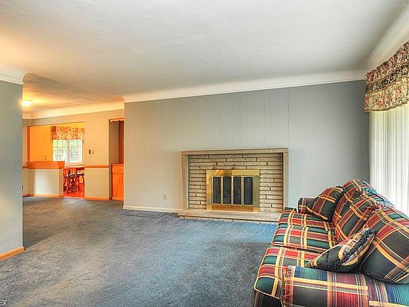 4th image of 2810 Wildflower Dr