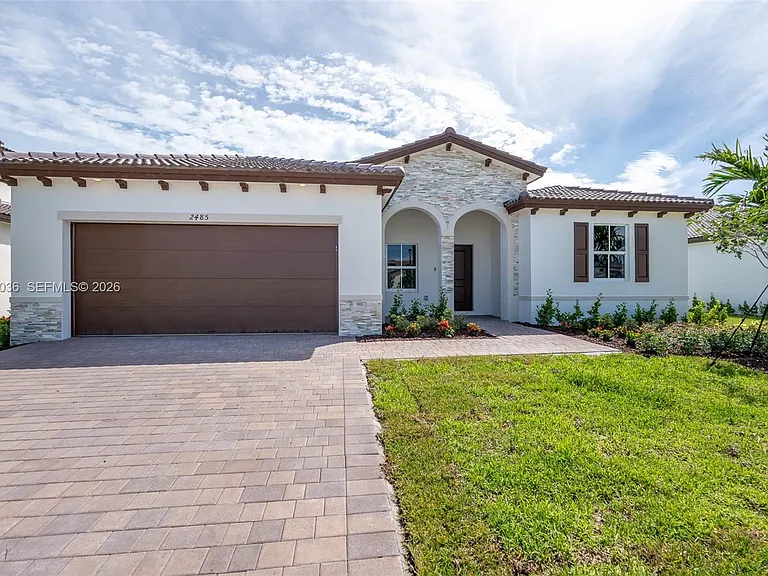 2485 SE 29th Dr — Photo 12
