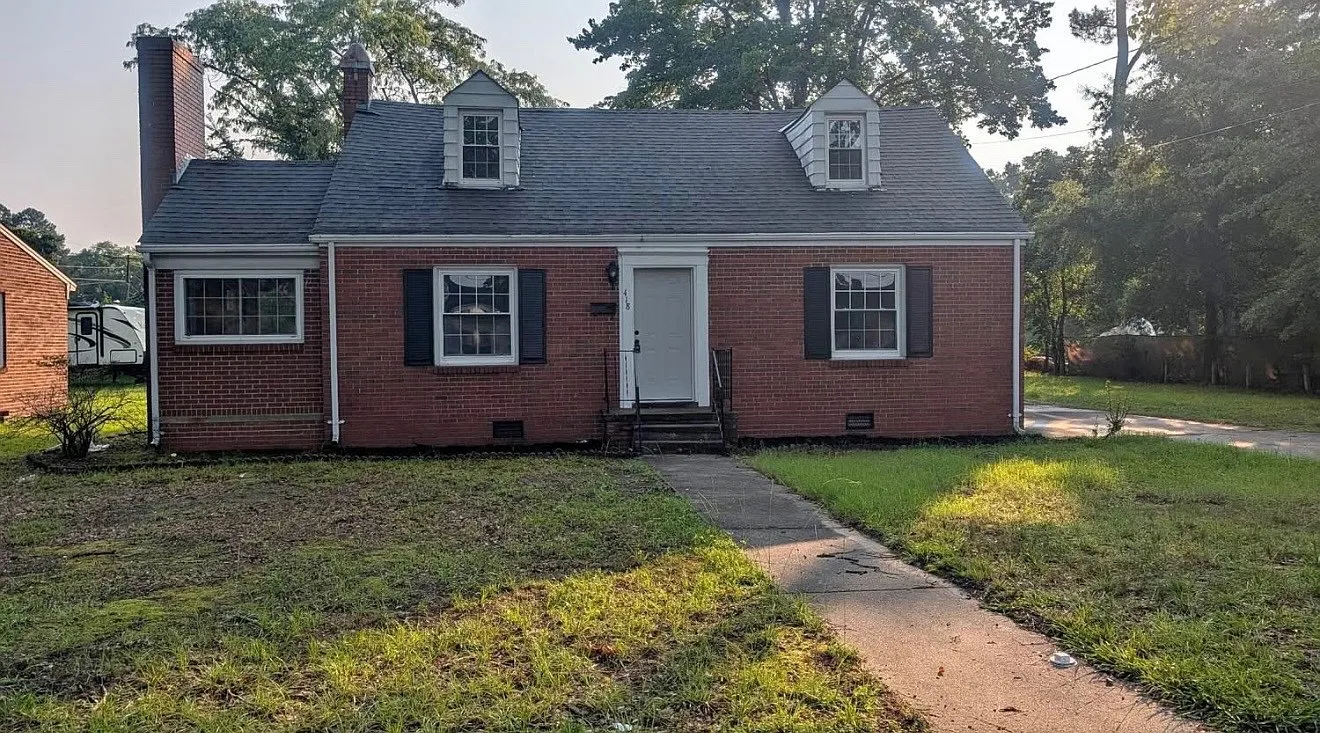 4 bed, 1524 sqft, $1,999 — Photo 1