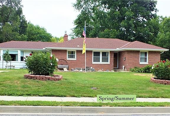 2nd image of 5827 Lowell St