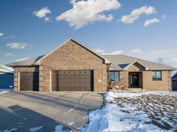 4120 Wynnewood Dr, Cedar Falls, IA 50613