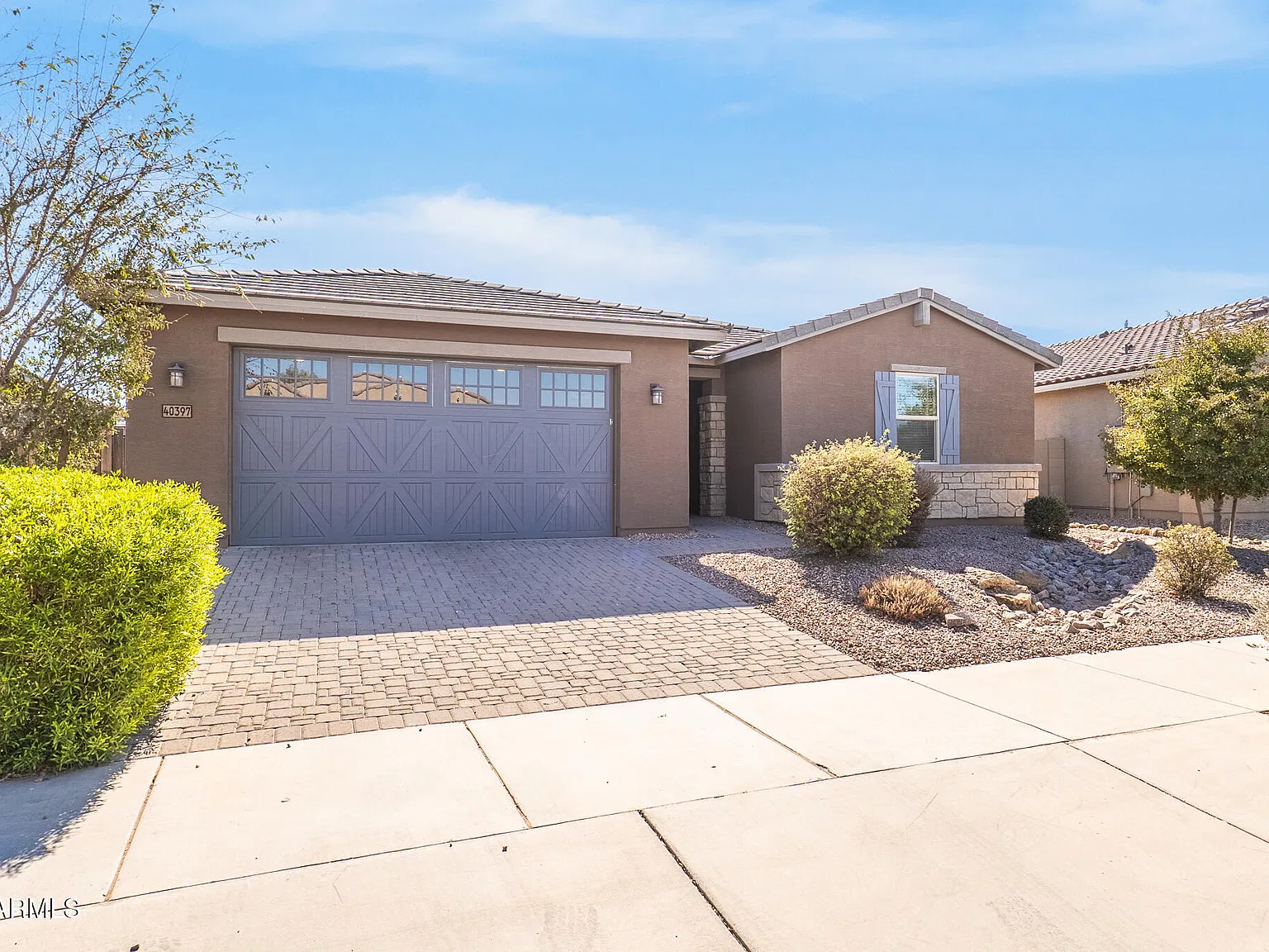 5 bed, 3.0 bath, 2549 sqft, $2,300 — Photo 1