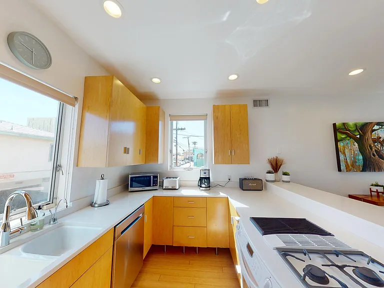 1410 Pacific Ave — Photo 25