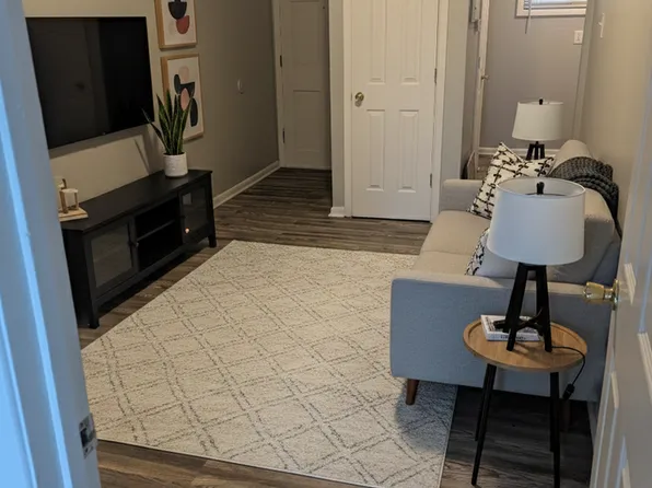 1854 Augusta Dr, Lexington, KY