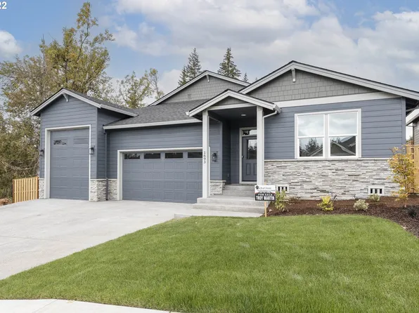 1384 NE Christine St, Estacada, OR 97023