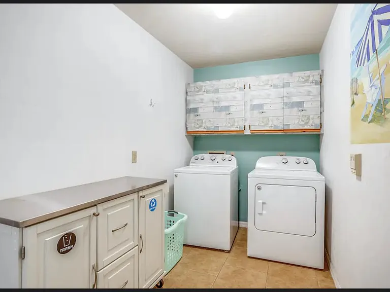 1228 Lastrada Ln — Photo 13