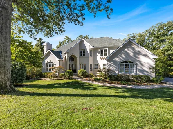 12525 Maret Dr, Saint Louis, MO 63127