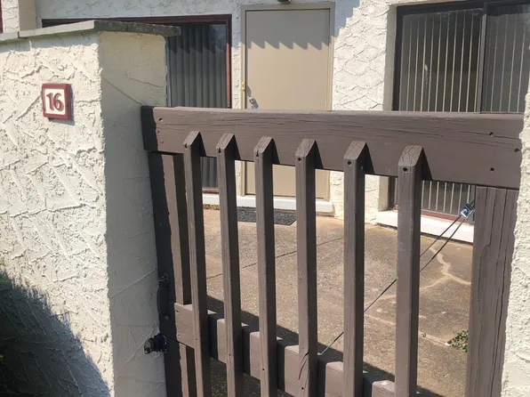 1075 Lancaster Blvd APT 16, Mechanicsburg, PA 17055