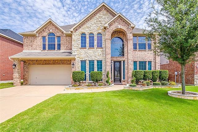 1st image of 820 Evergreen Ln
