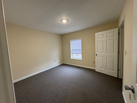 5th image of 258 Lindsay Dr