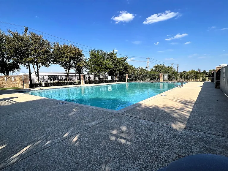 9605 Straightaway Dr — Photo 16