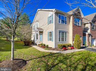 16 Dispatch Dr, Washington Crossing, PA 18977