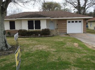 6211 Dave St, Groves, TX 77619