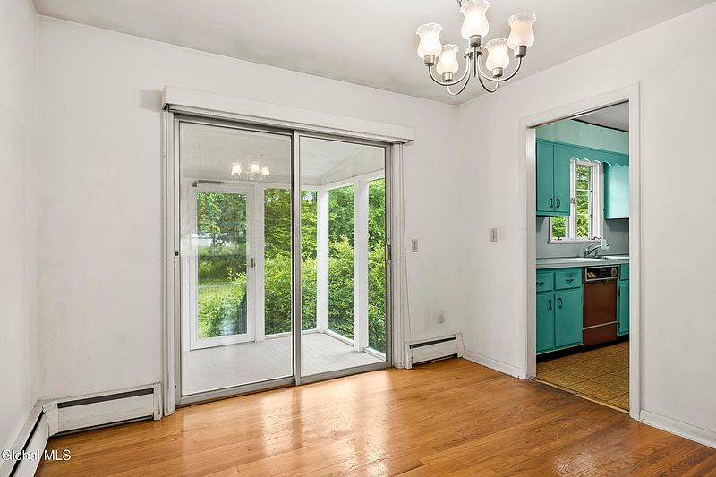 5th image of 34 Greenock Road