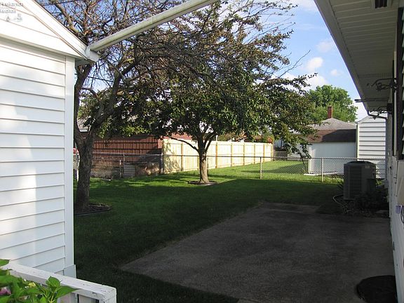 5th image of 2120 Stahlwood Dr