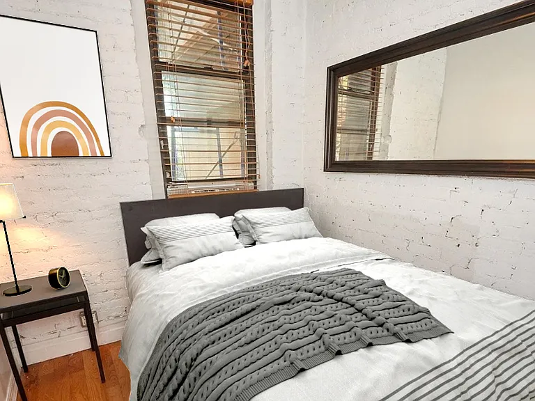 170 Elizabeth St #2 — Photo 10