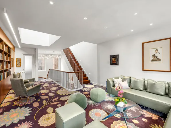 304 West 18th Street HOUSE image 2 of 17
