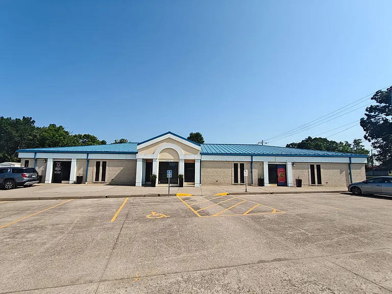 2300 W Main St #B — Photo 1