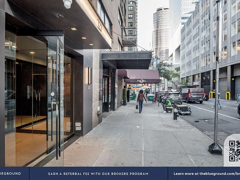 123 E 54th St #4D — Photo 21
