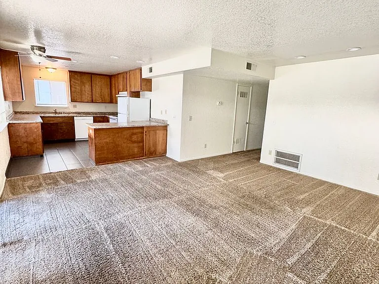 1136 W 1st St — Photo 5