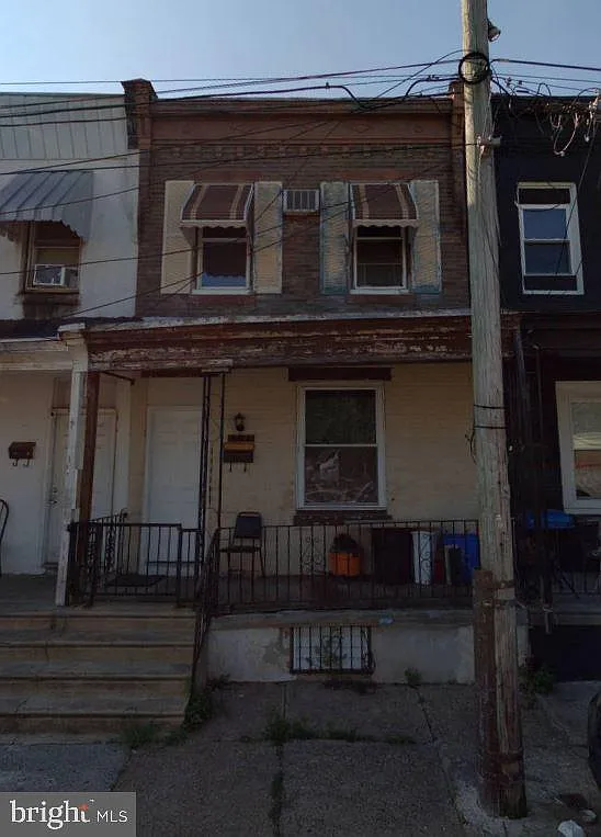 6126 Glenmore Ave photo 1