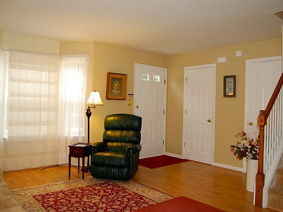 4th image of 22 Dovetree Dr