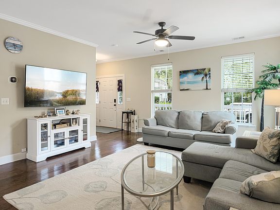 3rd image of 700 Majestic Oaks Dr