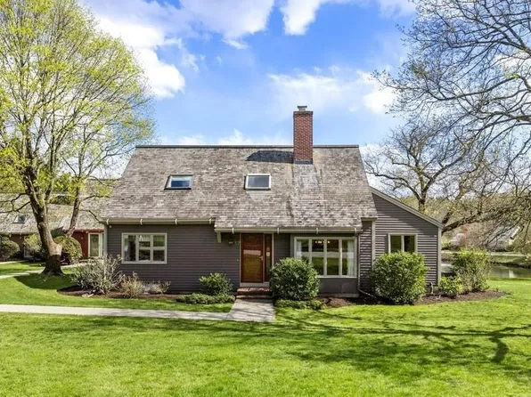 37 Potter Pond Unit 37, Lexington, MA 02421