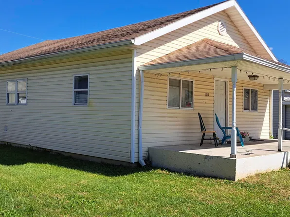 1212 E 5th St, Muncie, IN 47302