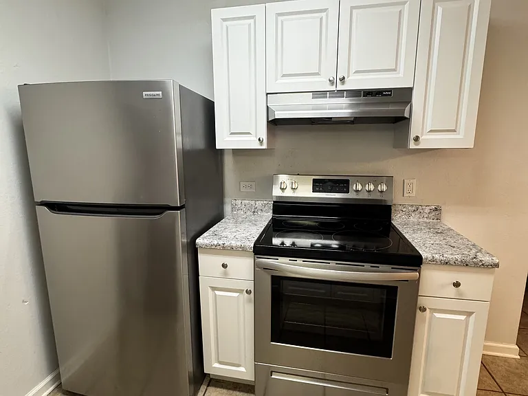2738 W Tharpe St #105 — Photo 4