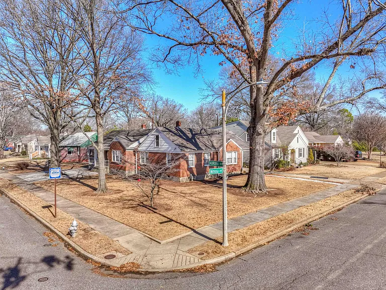 272 Aurora Cir — Photo 10