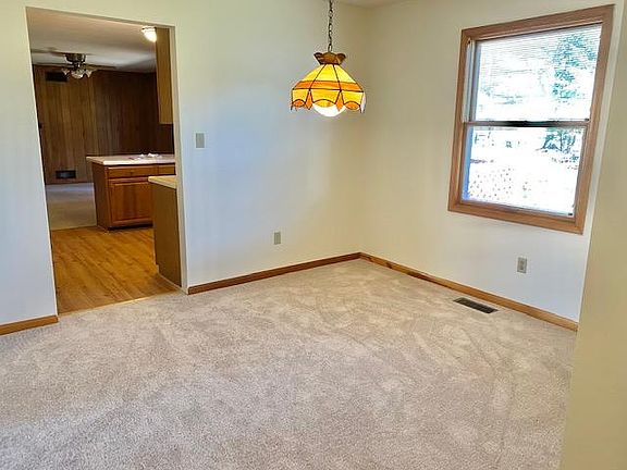 4th image of 30795 Buttonwood Dr