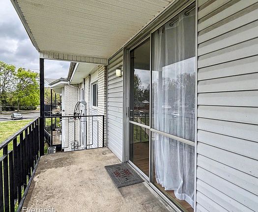 5th image of 613 Hillsboro Rd APT B27