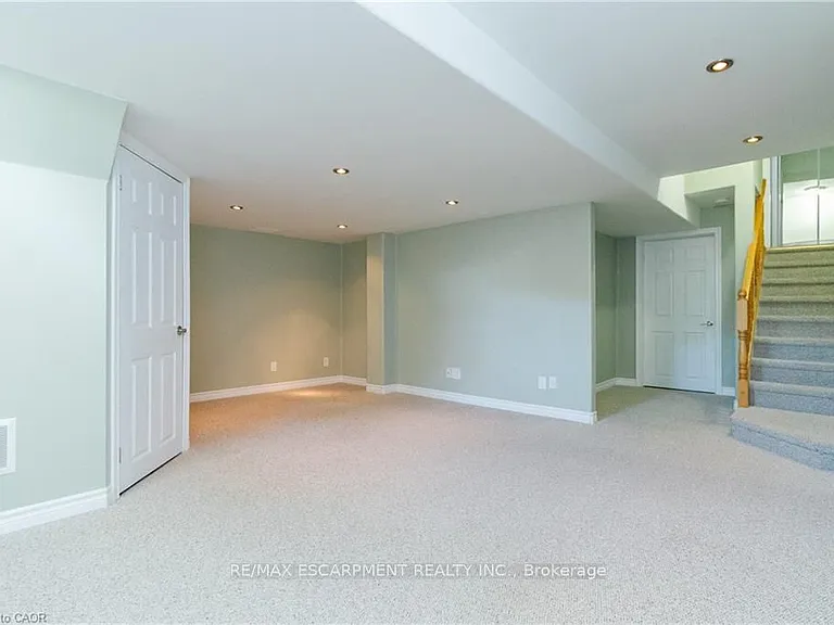 137 Windwood Dr — Photo 18