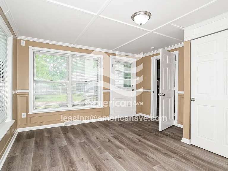 1457490_009_family_room_9.jpg