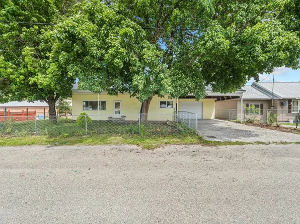 103 E Selkirk St, Metaline, WA 99152