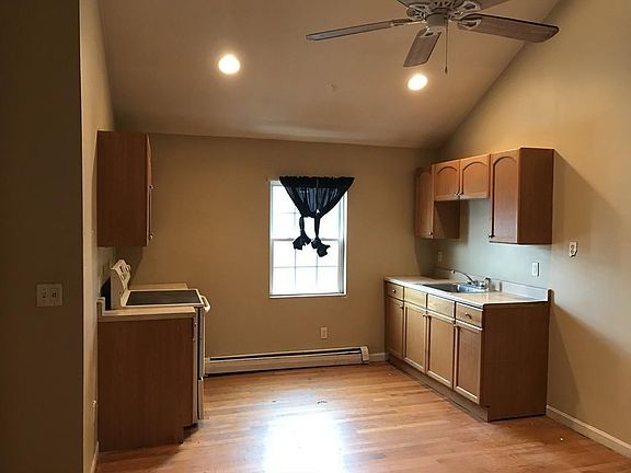 3rd image of 54 Bellevue Ave