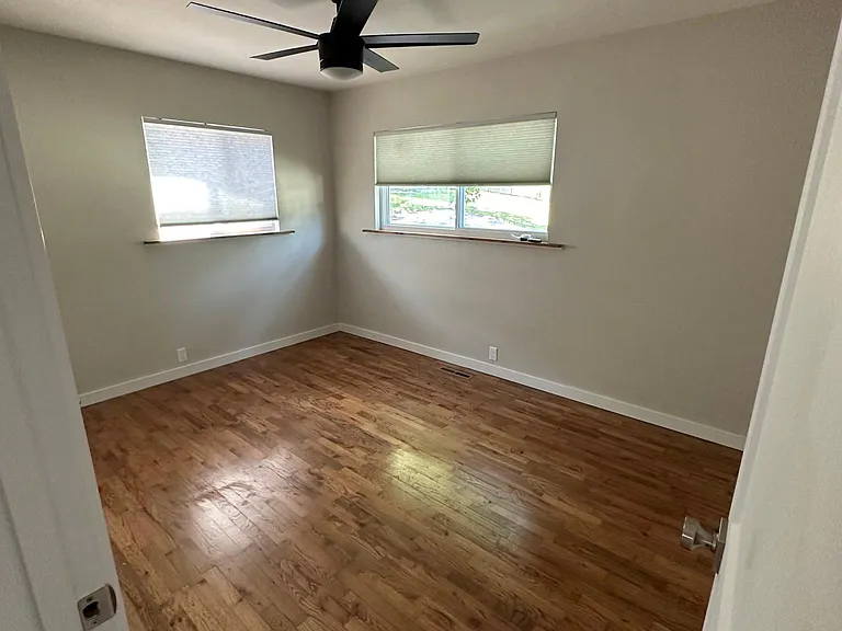 3325 S Sergeant Ave — Photo 10