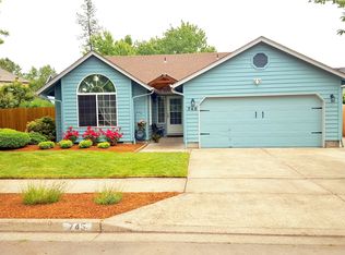 745 71st St, Springfield, OR 97478